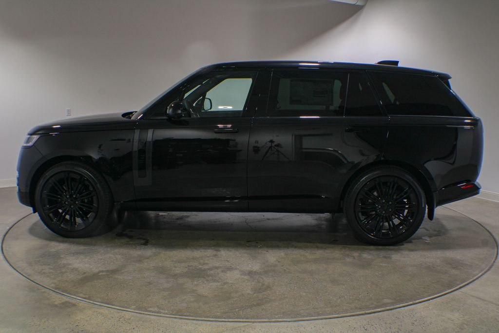 New 2026 Santorini Black Land Rover SE image 3