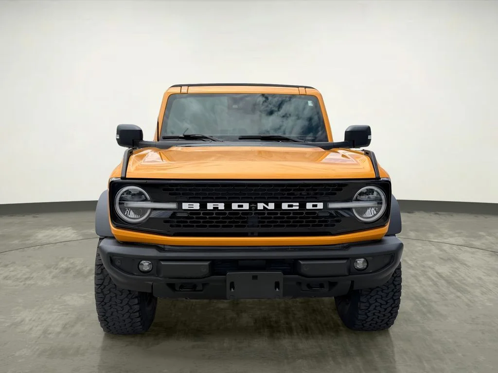 Used 2022 Orange Ford Wildtrak image 11