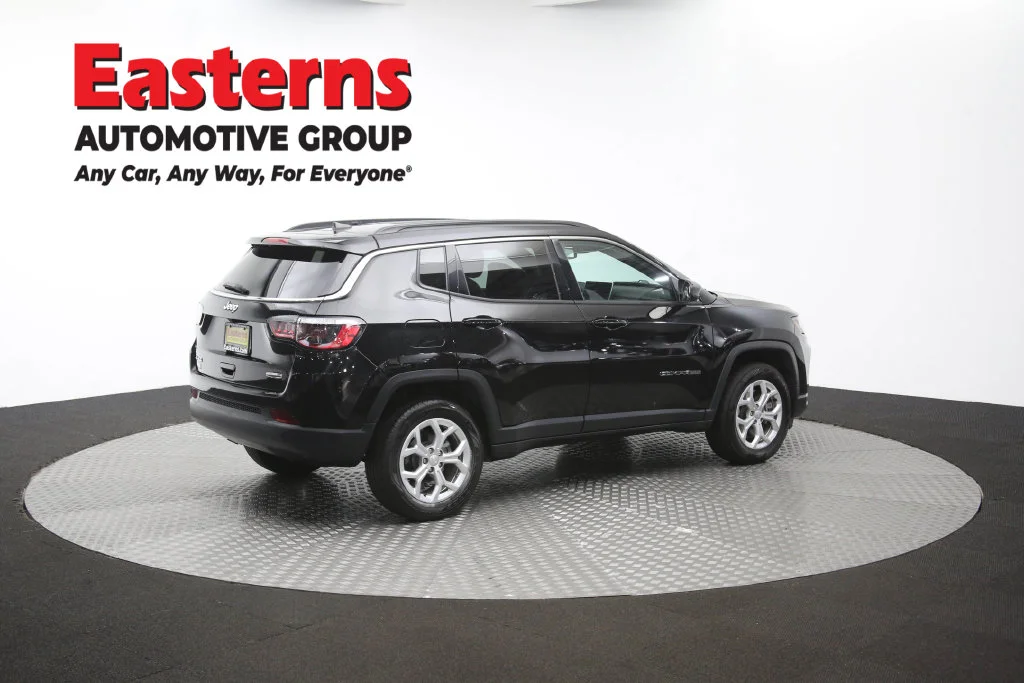 Used 2024 Black Jeep Latitude image 41