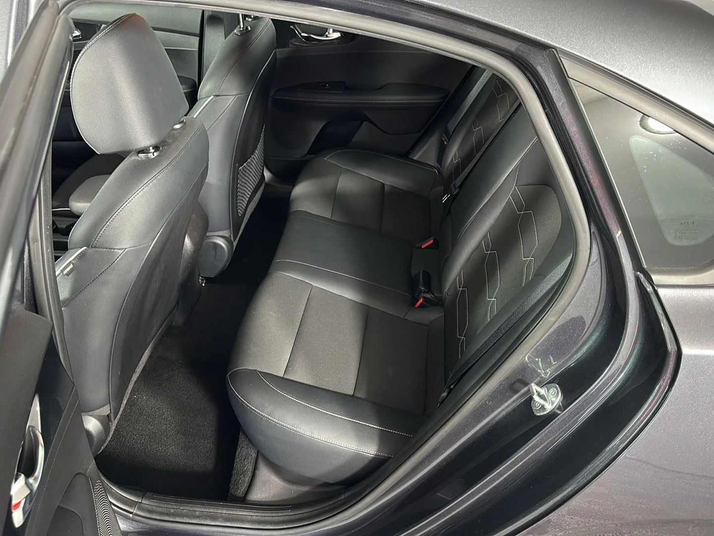 Used 2023 Gravity Gray Kia GT-Line image 8