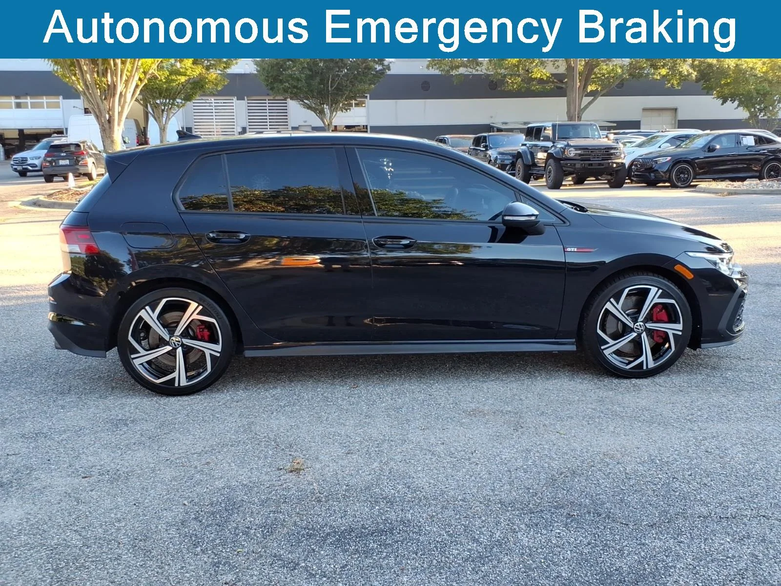 Used 2024 Deep Black Pearl Volkswagen SE image 7