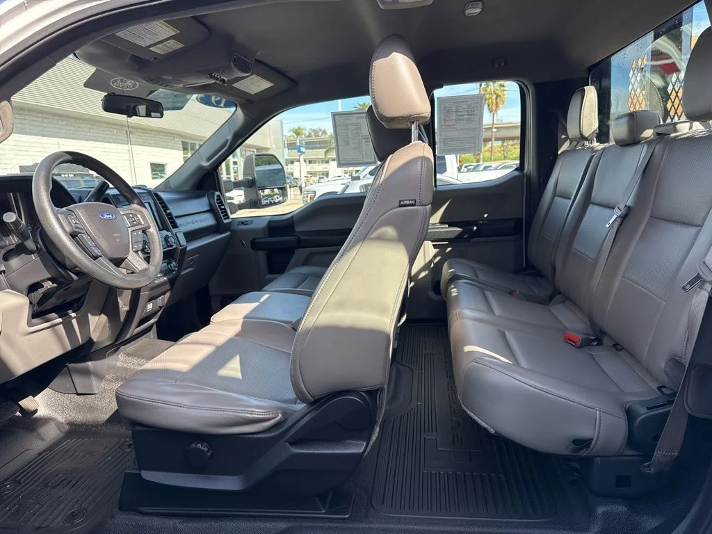 Used 2019 White Ford XL image 42