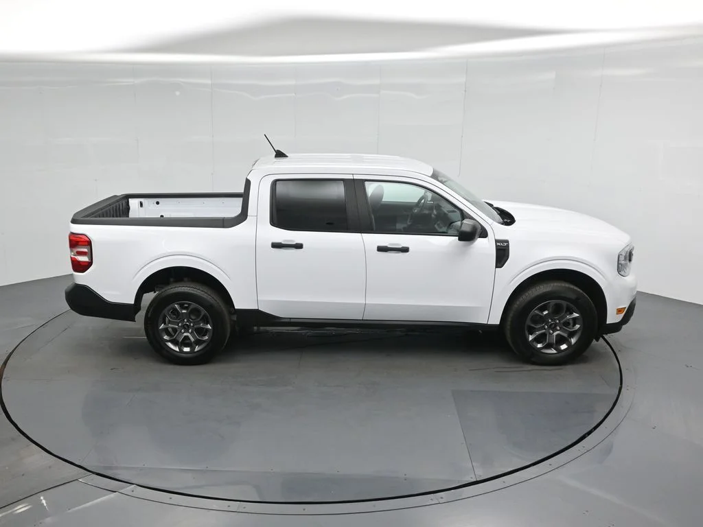 Certified Used 2023 White Ford XLT image 35