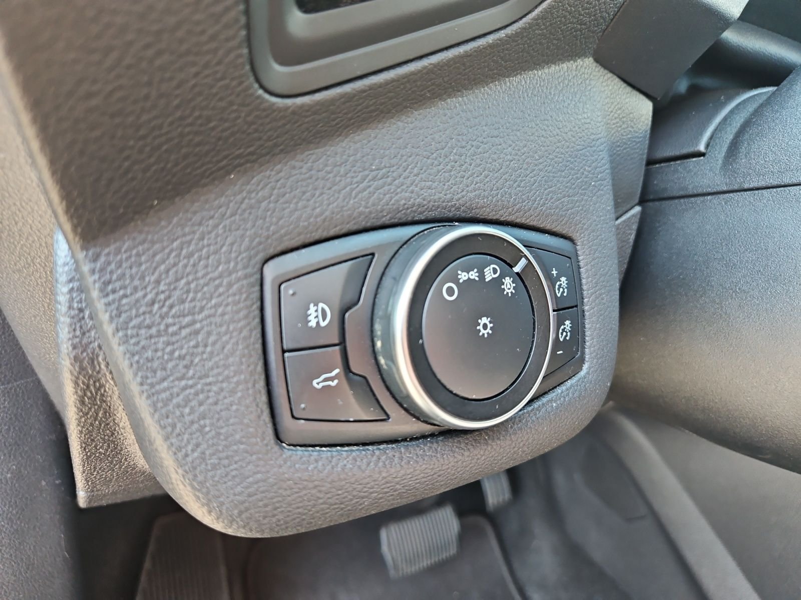 Used 2017 Gray Ford SE image 22