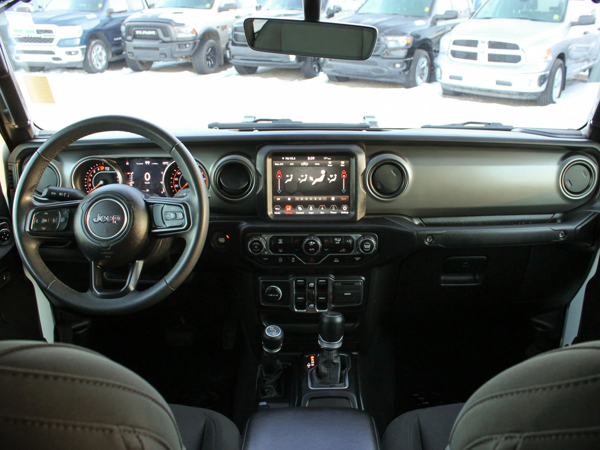 Certified Used 2023 White Jeep Sport S * V6 | Apple CarPlay | Backup Camera | Alpine | Remote Start | Tonneau Cover image 4