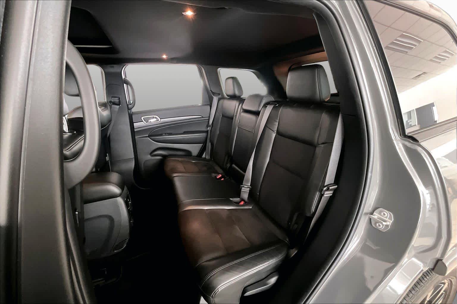 Used 2020 Sting-Gray Clearcoat Jeep Altitude image 18