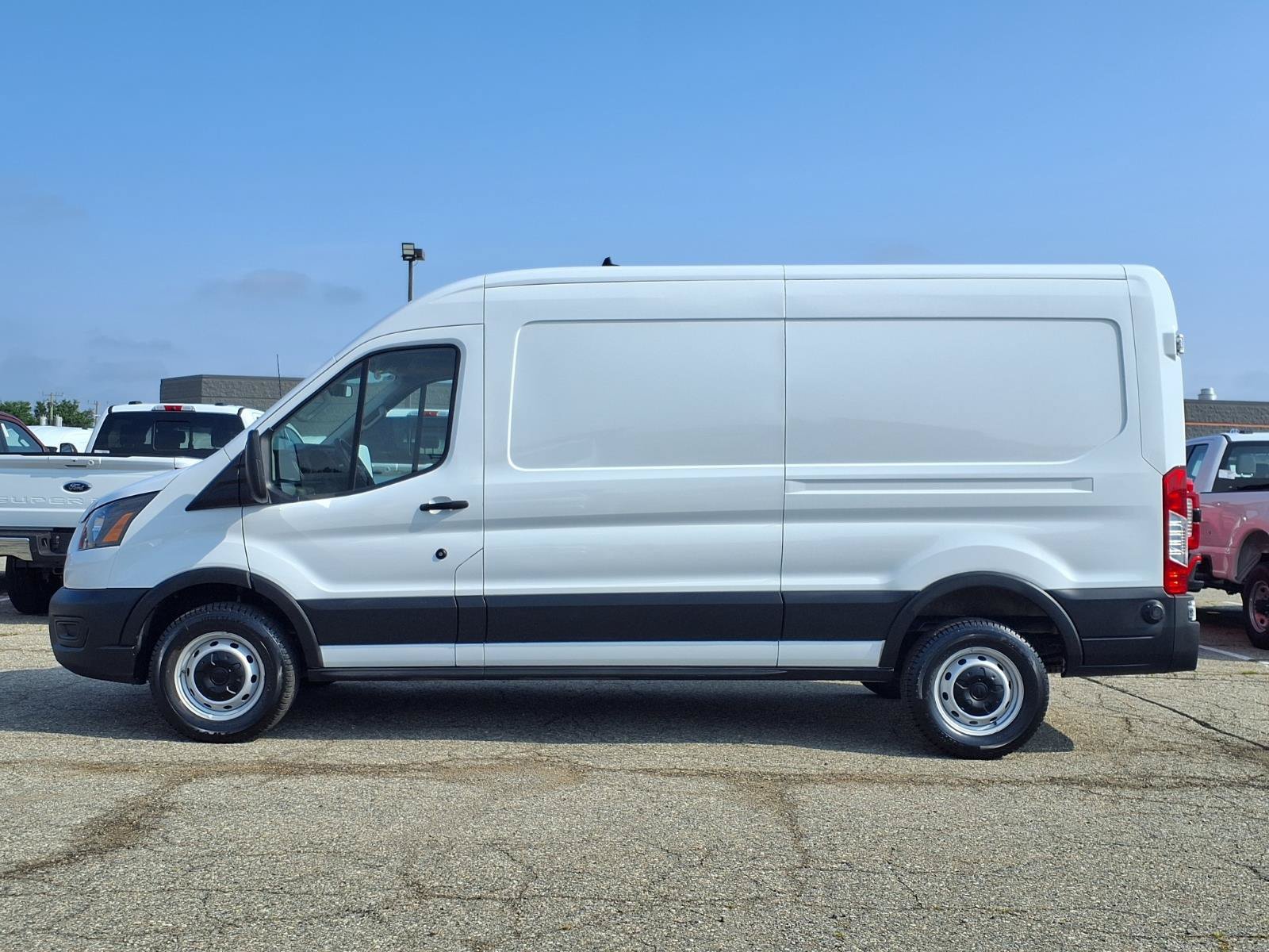 Certified Used 2024 Oxford White Clearcoat Ford Base image 32