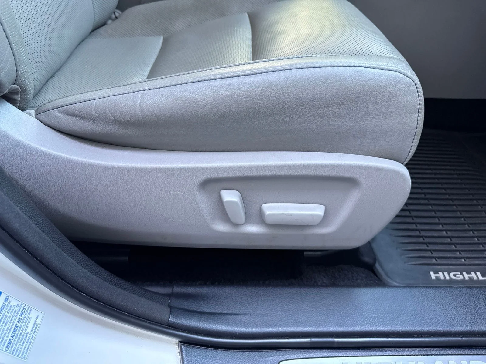 Used 2015 Blizzard Pearl Toyota Limited image 40