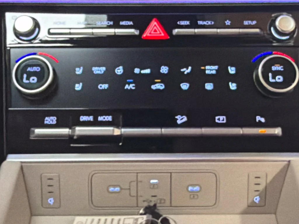 New 2027 Phantom Black Hyundai Limited image 20