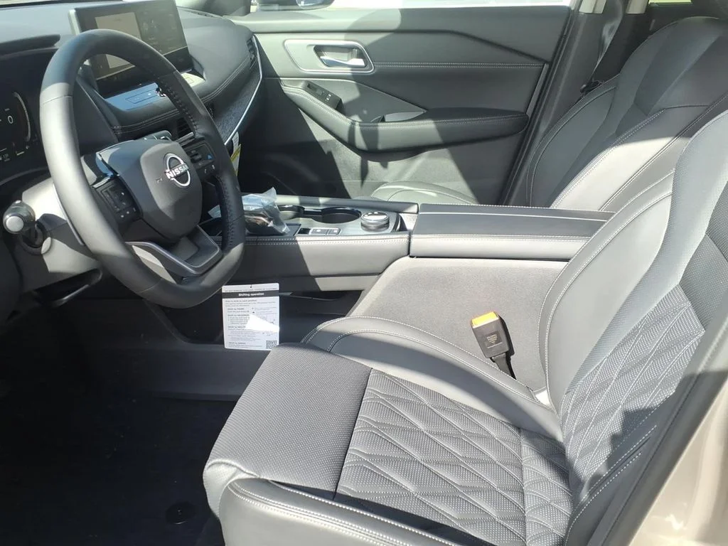 New 2026 Champagne Silver Metallic Nissan Platinum image 7