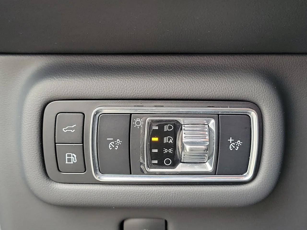 Used 2024 Blue Lincoln Premiere image 26