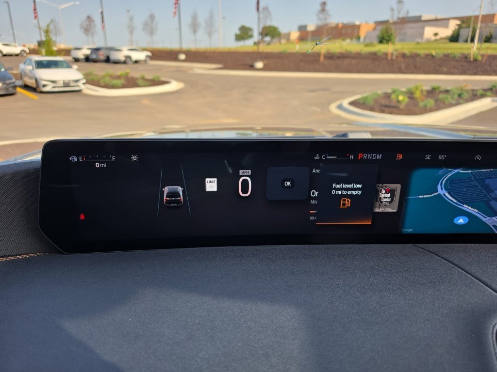 Used 2025  Ford Tremor image 16