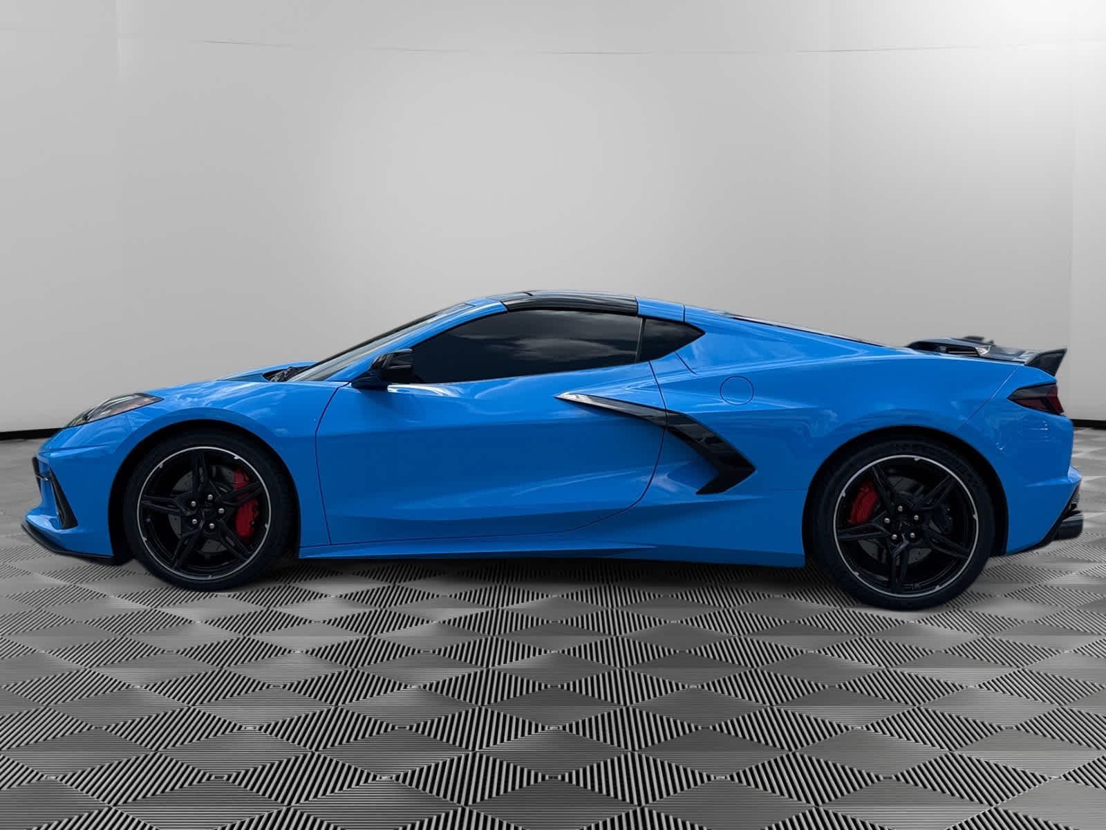 Used 2021 Rapid Blue Chevrolet 3LT image 2