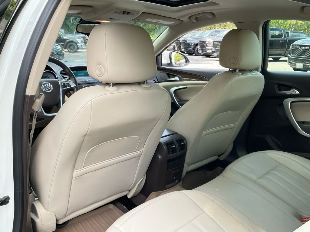 Used 2012 White Buick Premium I image 31