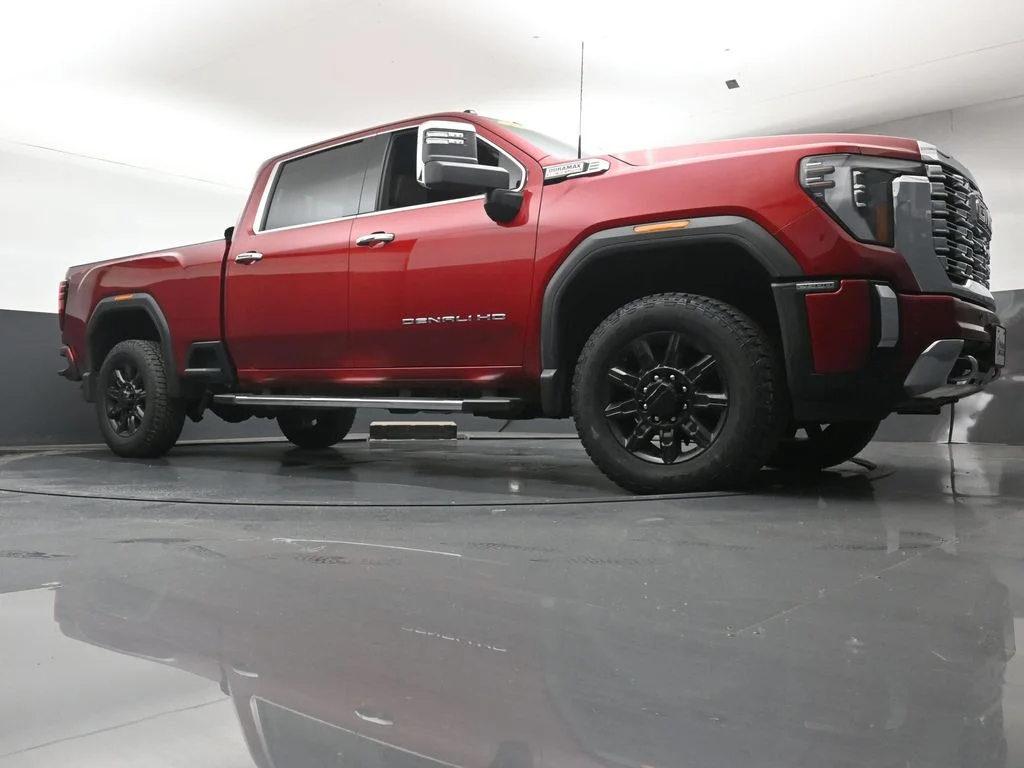 Used 2024 Red GMC Denali image 27