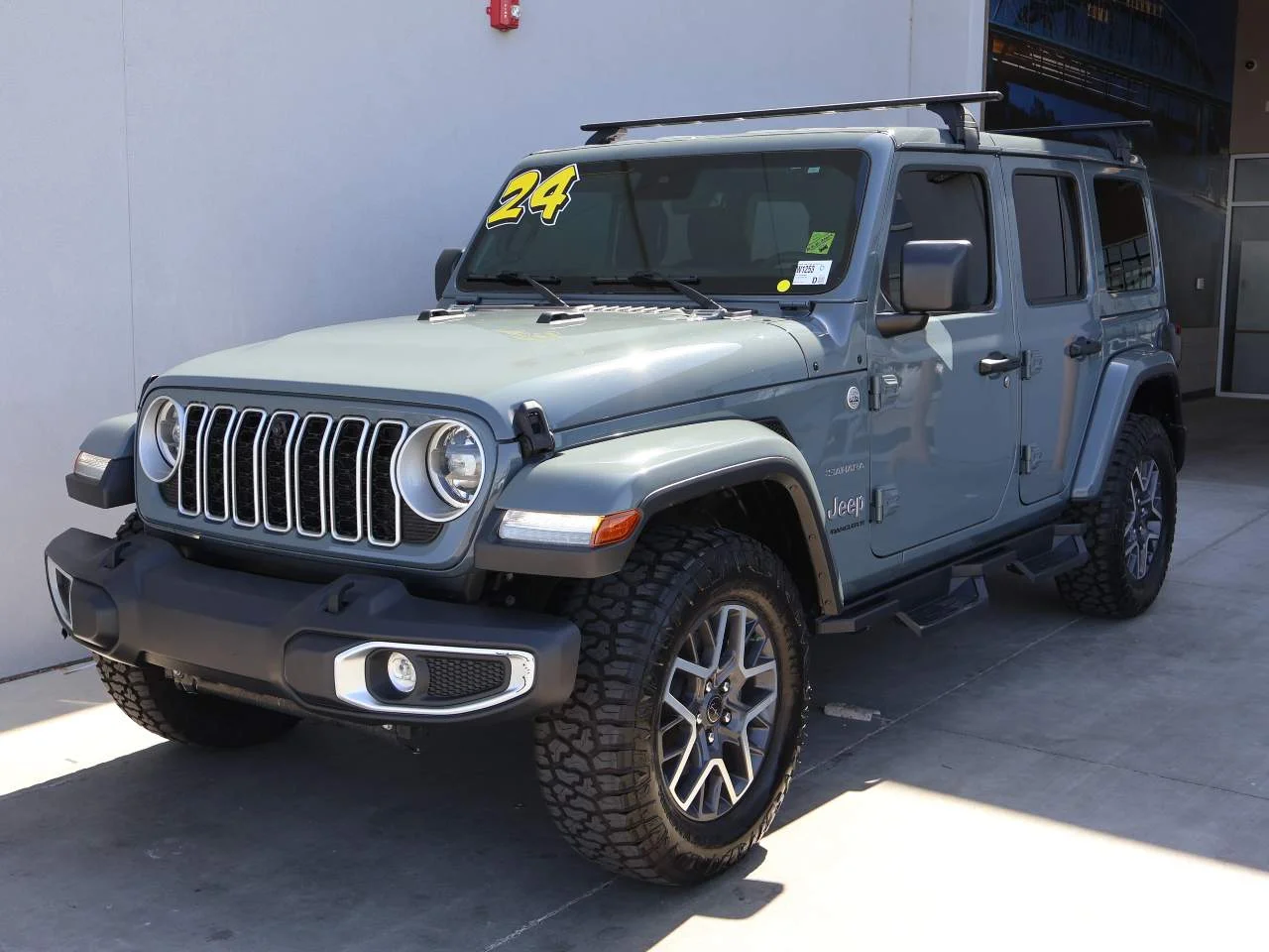 Used 2024 Silver Zynith Clear Coat Jeep Sahara image 1