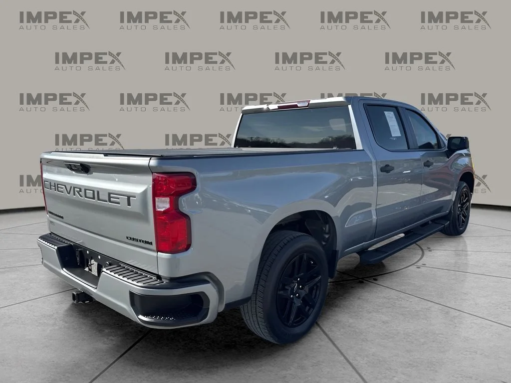 Used 2023 Gray Chevrolet Custom image 5