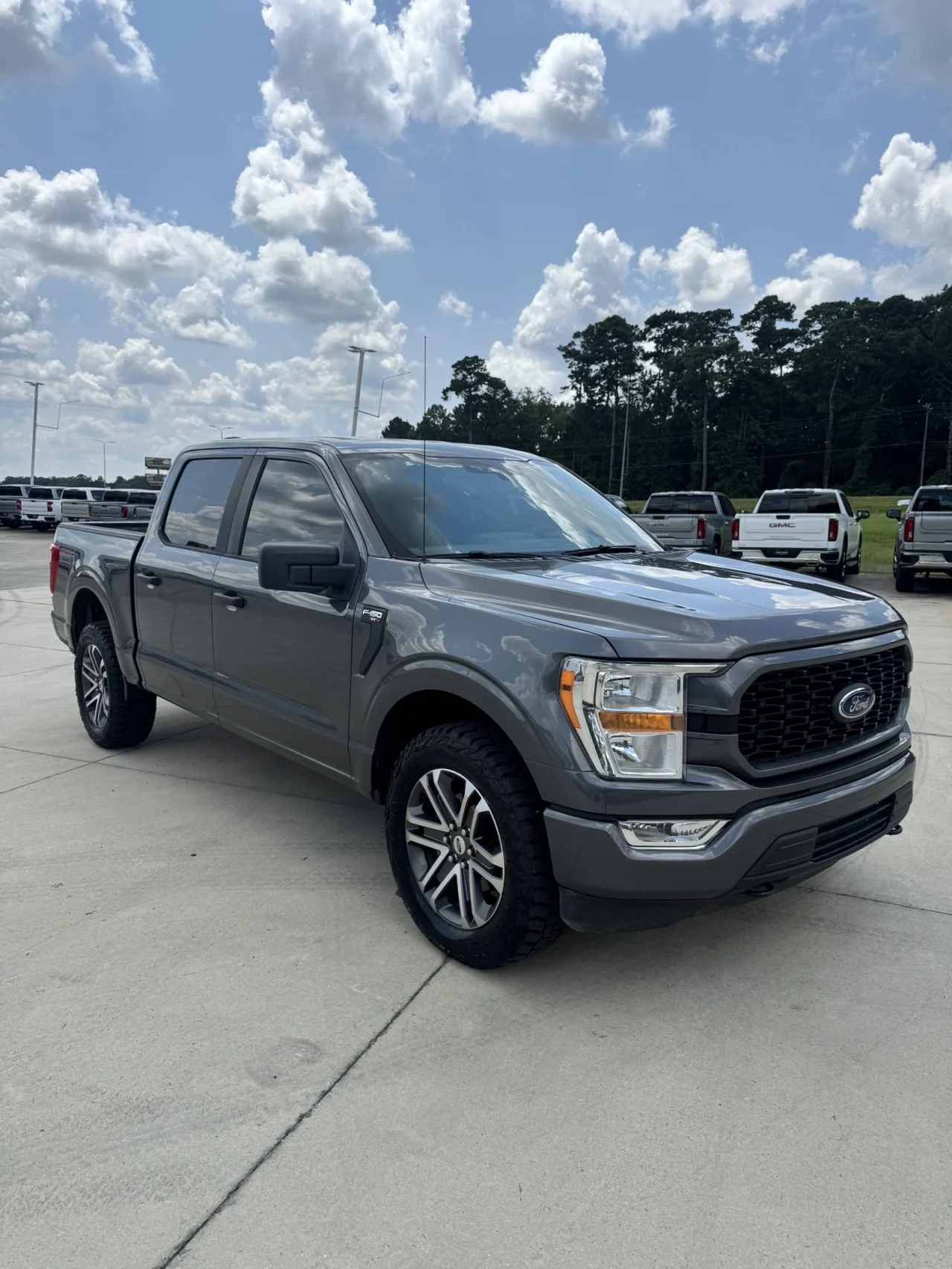 Used 2021 Grey Ford XL image 3