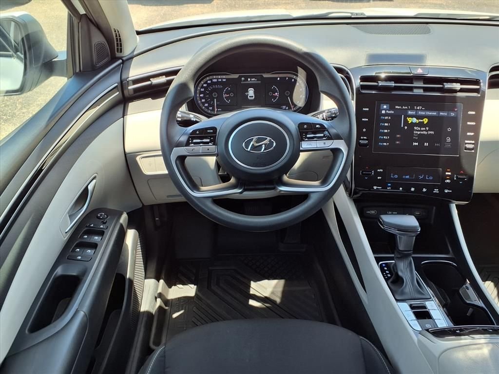 Used 2024 White Hyundai SEL image 13