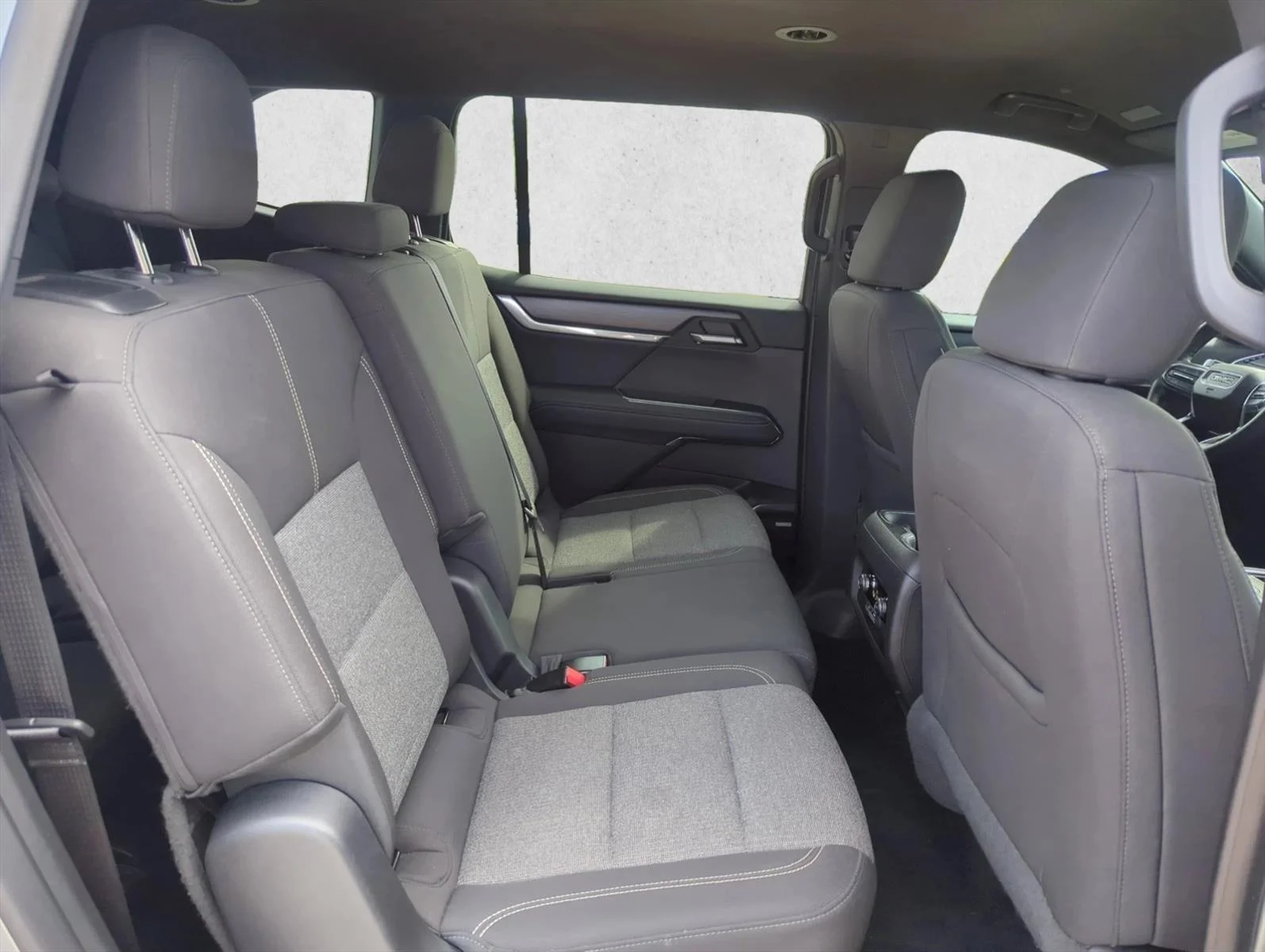Used 2025 Sterling Metallic GMC FWD Elevation image 26