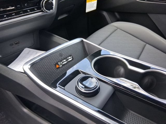 New 2026 Mosaic Black Metallic Chevrolet LT image 10