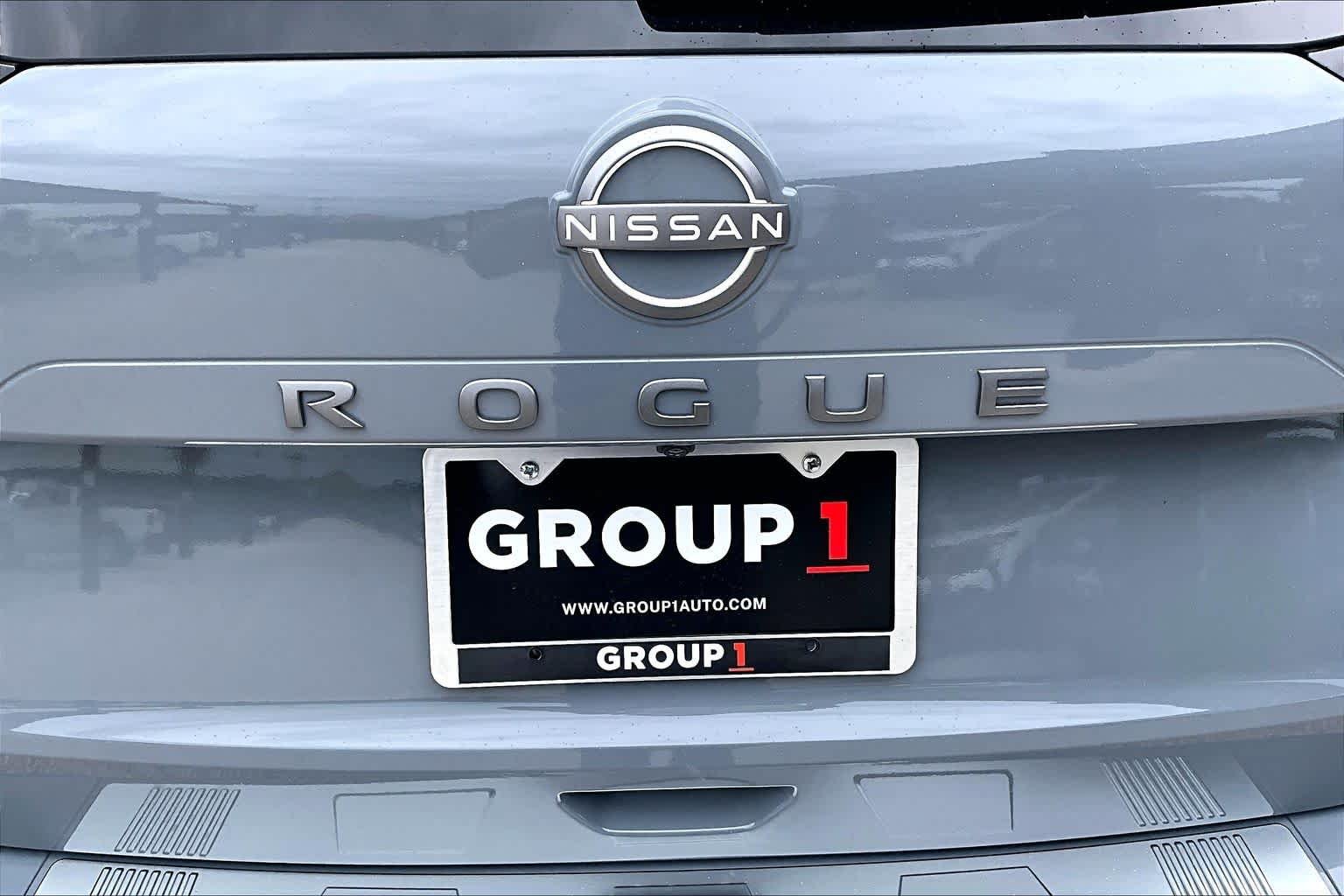 New 2026 Boulder Gray Pearl Nissan SV image 8