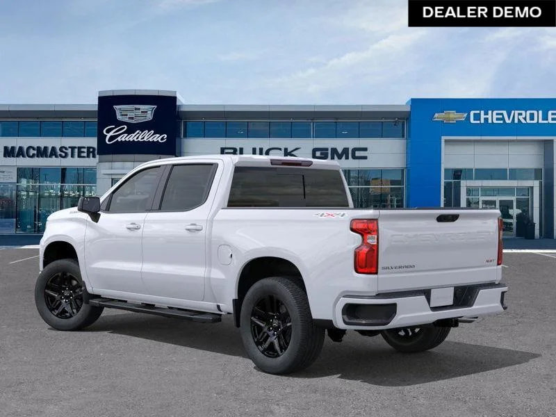 Used 2026  Chevrolet RST image 3