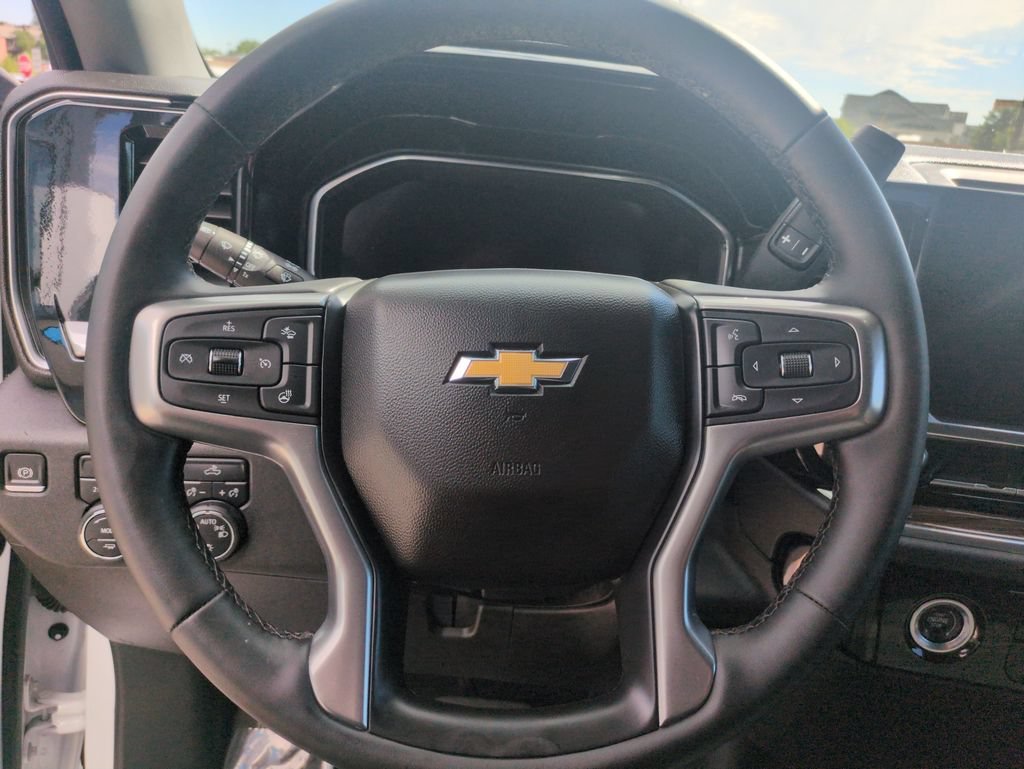 Used 2023 SUMMIT WHITE Chevrolet LT image 14