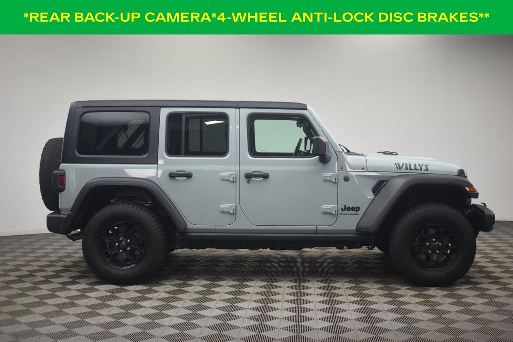 Used 2024 Earl Clearcoat Jeep Sport image 15
