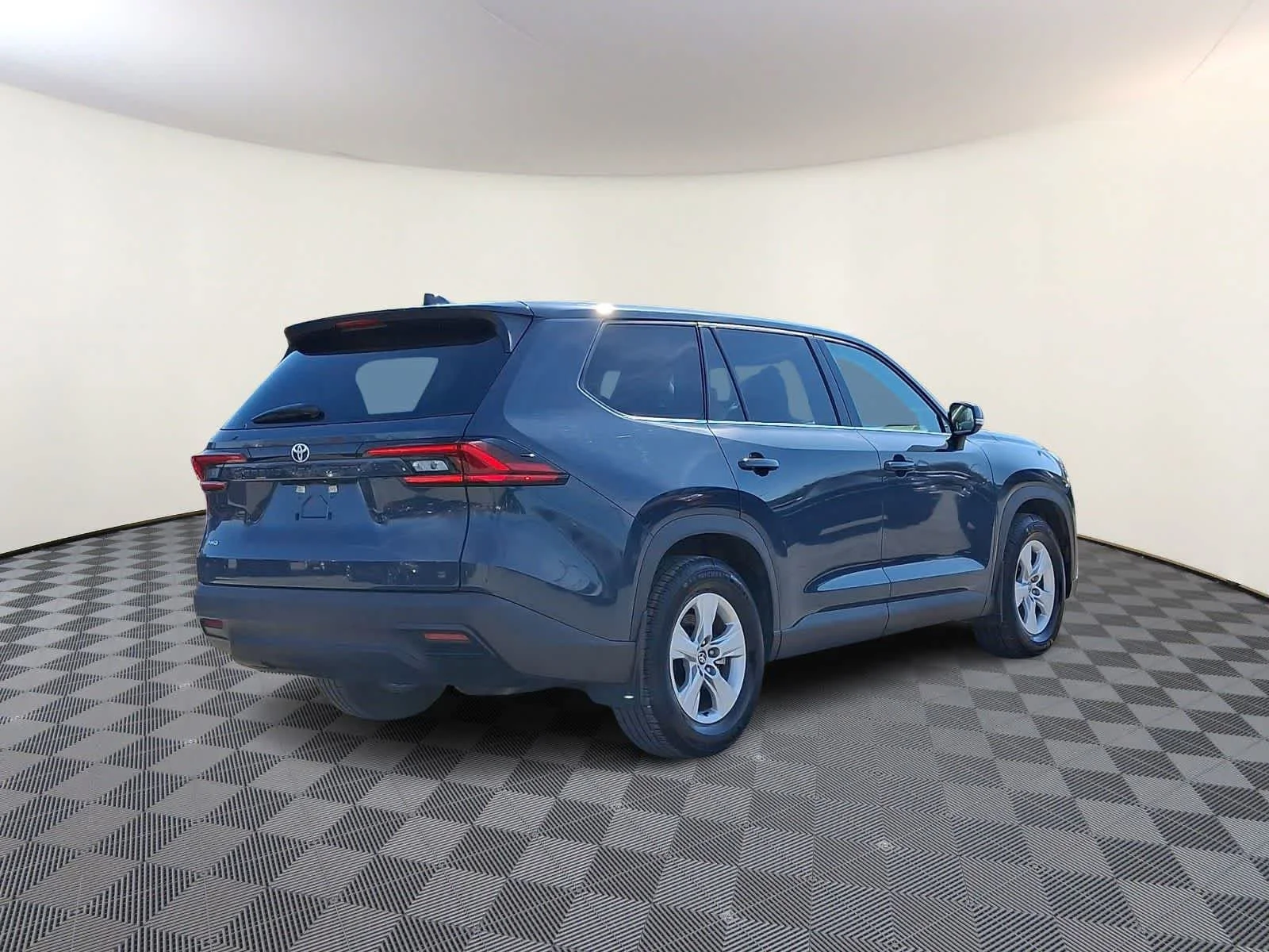 Used 2025 Storm Cloud Toyota LE image 6