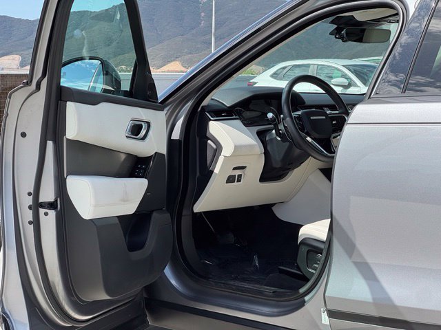 Used 2023 Eiger Gray Metallic Land Rover S image 6