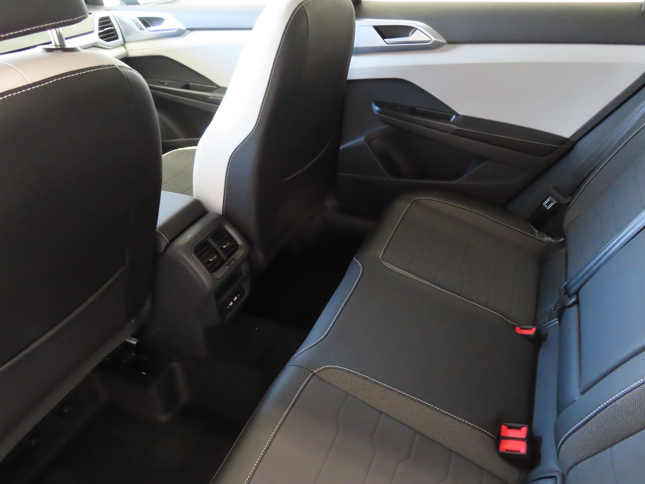 Used 2026  Volkswagen 1.5T SE image 21