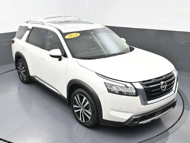 Used 2024 White Nissan Platinum image 41