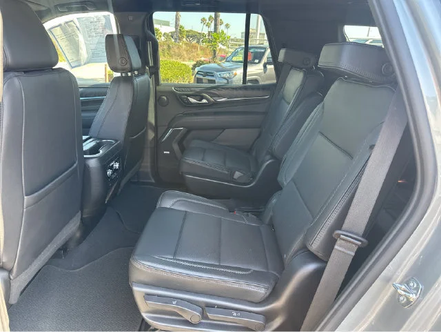 2023 GMC Yukon Denali - Photo 28