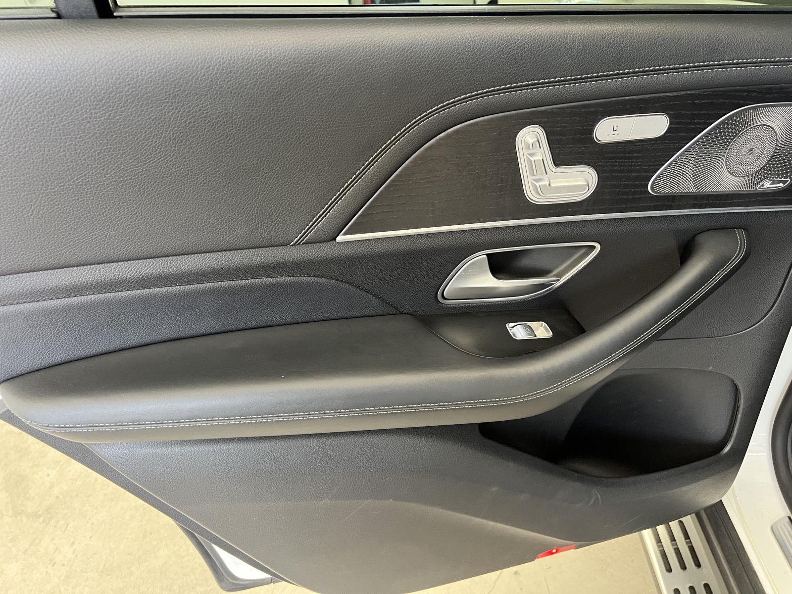 Used 2021 Polar White Mercedes-Benz GLS 580 image 28