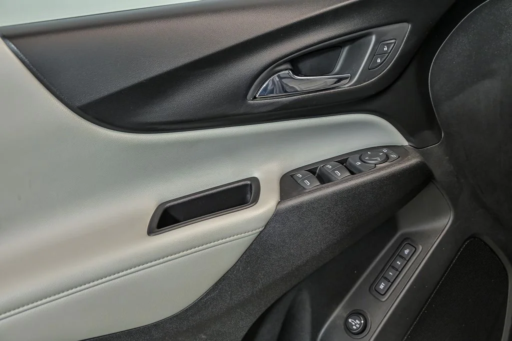 Used 2018 Gray Chevrolet Premier image 10