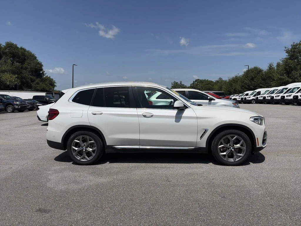 Used 2020 White BMW sDrive30i image 8