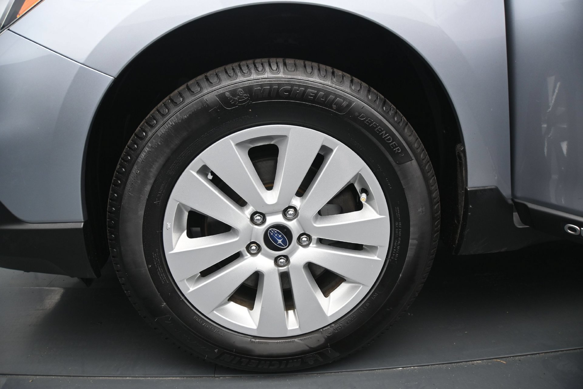 Used 2015 Ice Silver Metallic Subaru 2.5i Premium image 28