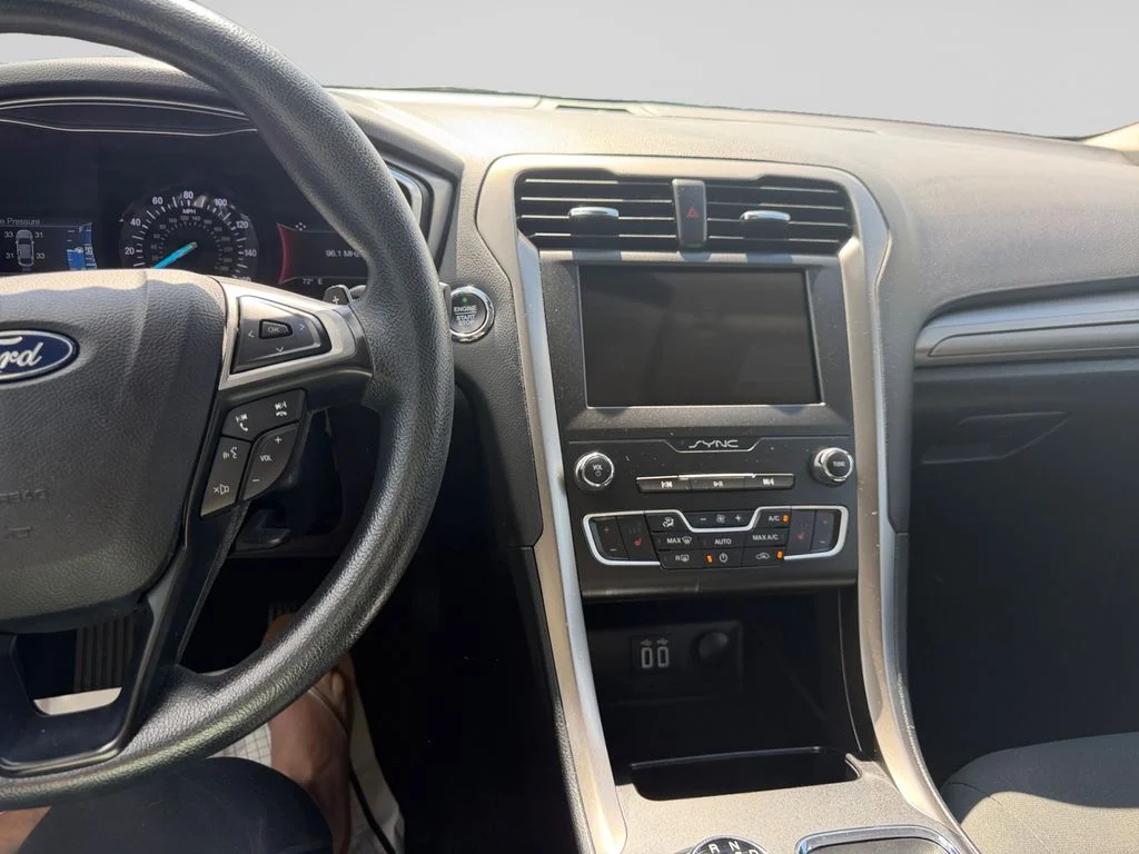 Used 2020 White Ford SE image 12