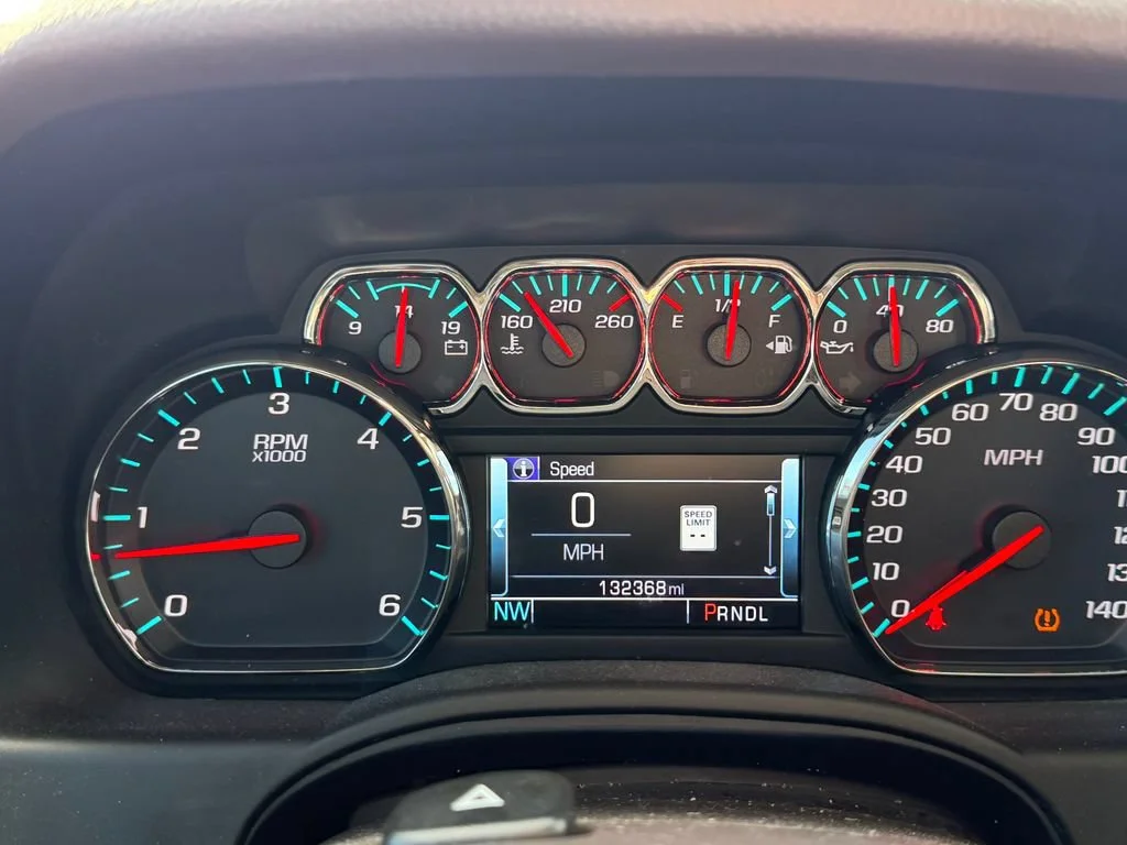 Used 2020 SUMMIT WHITE Chevrolet LT image 4