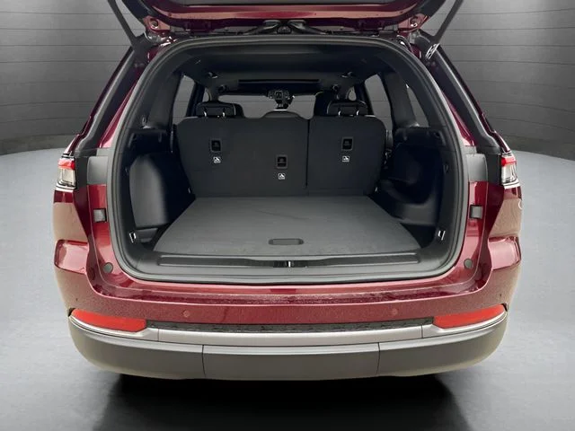 New 2026 Velvet Red Pearl-Coat Exterior Paint Jeep Laredo Altitude image 21