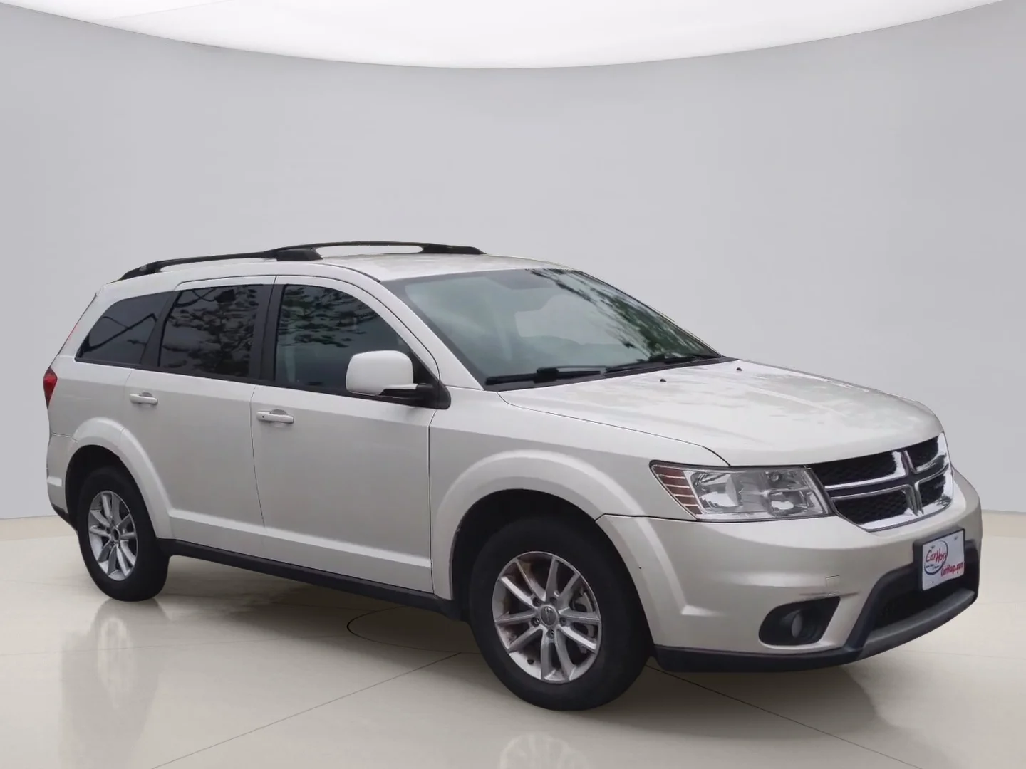 Used 2013 White Dodge SXT image 7