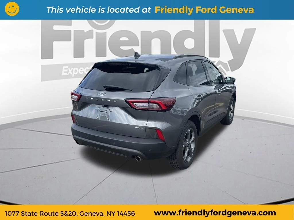 Used 2025 Gray Ford ST-Line image 5