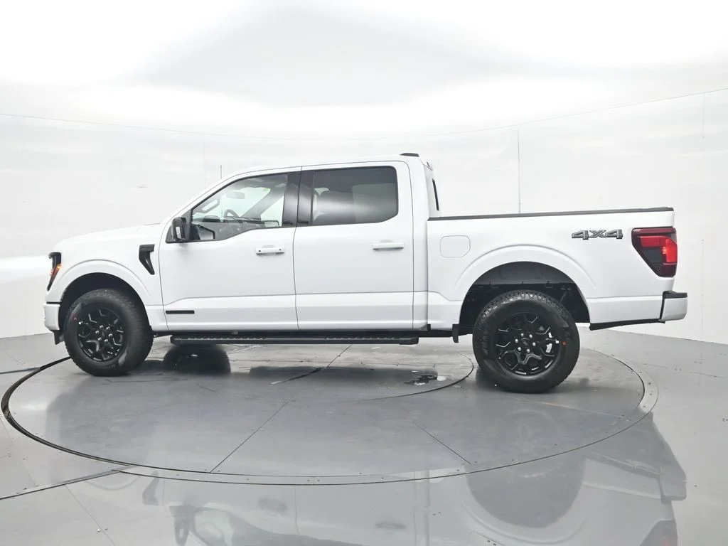 New 2026 Oxford White Ford XLT image 10