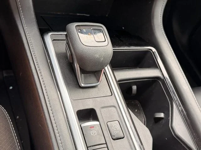 Used 2022 Gray Nissan SL image 26