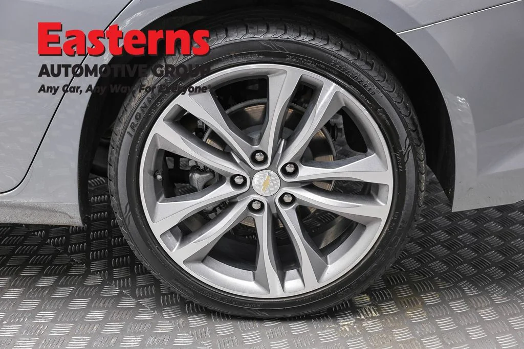 Used 2024 Gray Chevrolet LT image 8