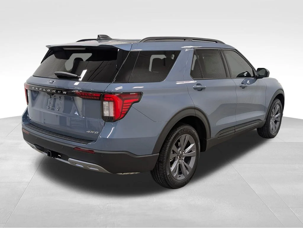 New 2026 Vapor Blue Metallic Ford Active image 18