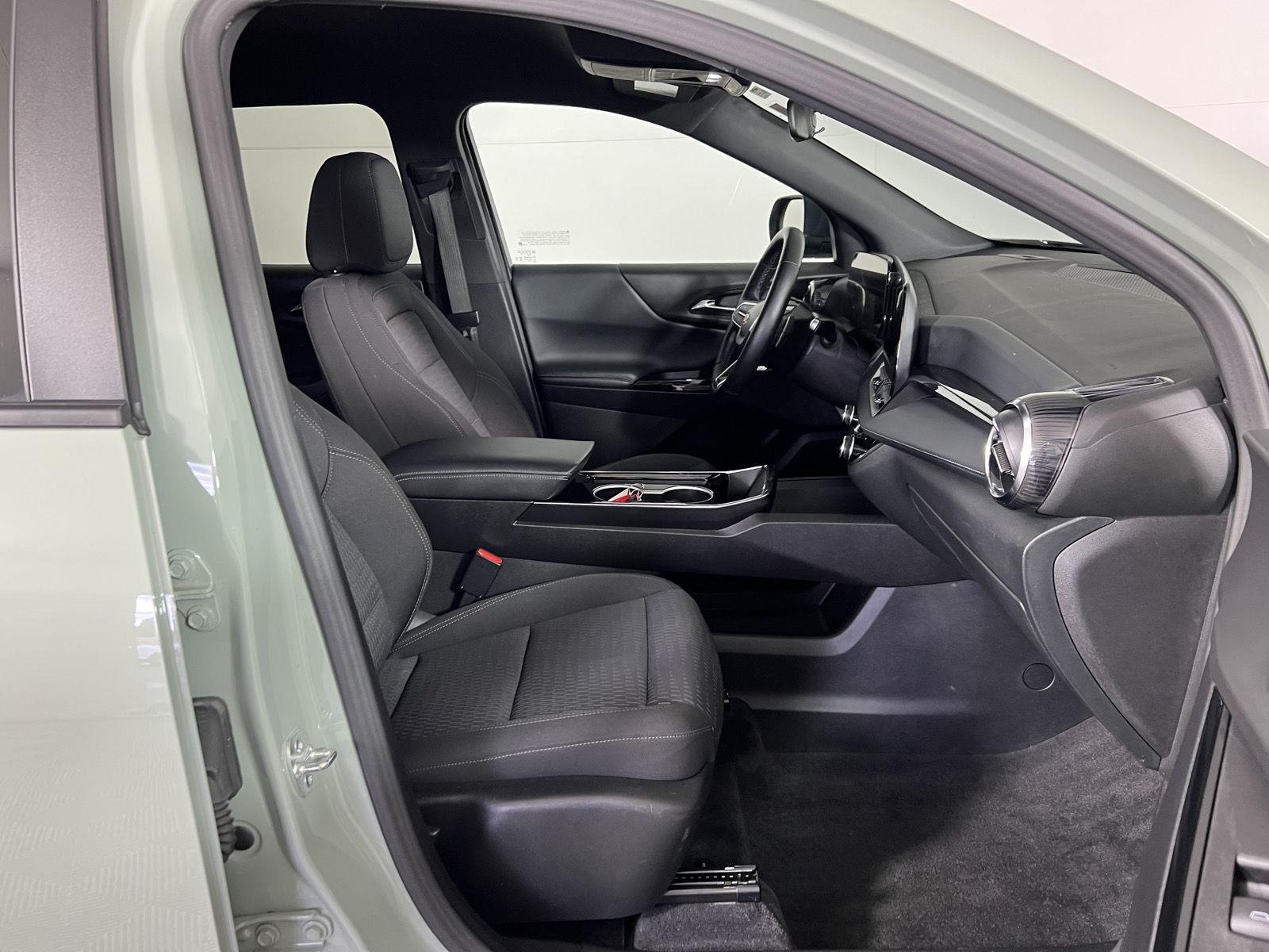 Used 2025 Cacti Green Chevrolet AWD LT image 10