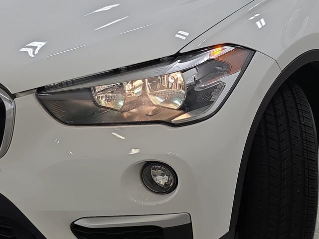Used 2018 White BMW xDrive28i image 30