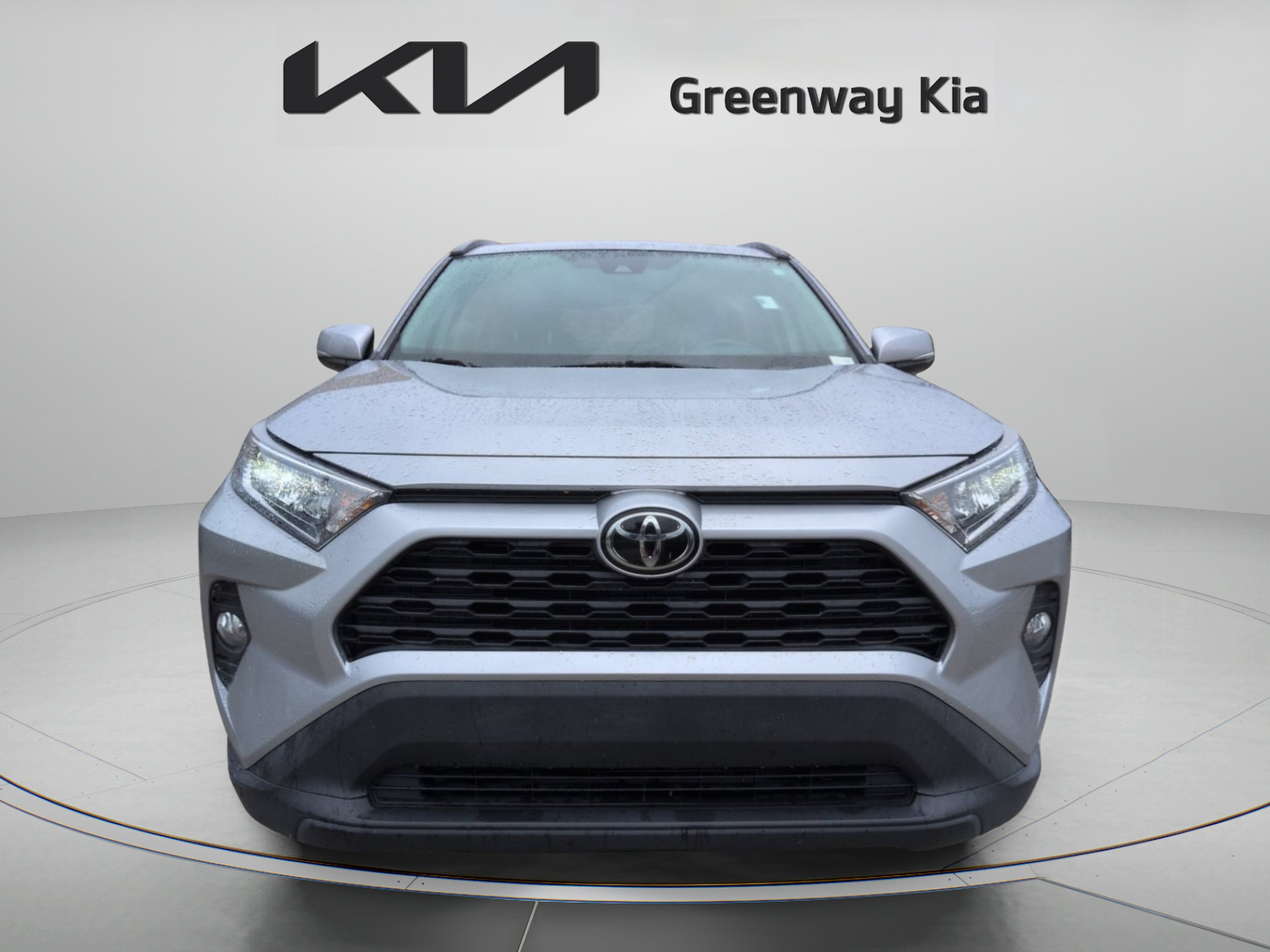 Used 2021 Silver Sky Metallic Toyota XLE Premium image 3